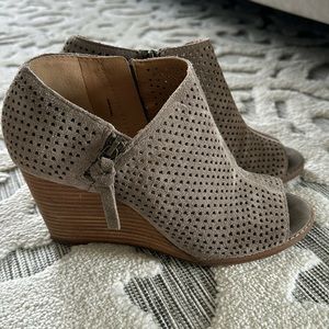 Lucky Open Toe Wedges- Size 9